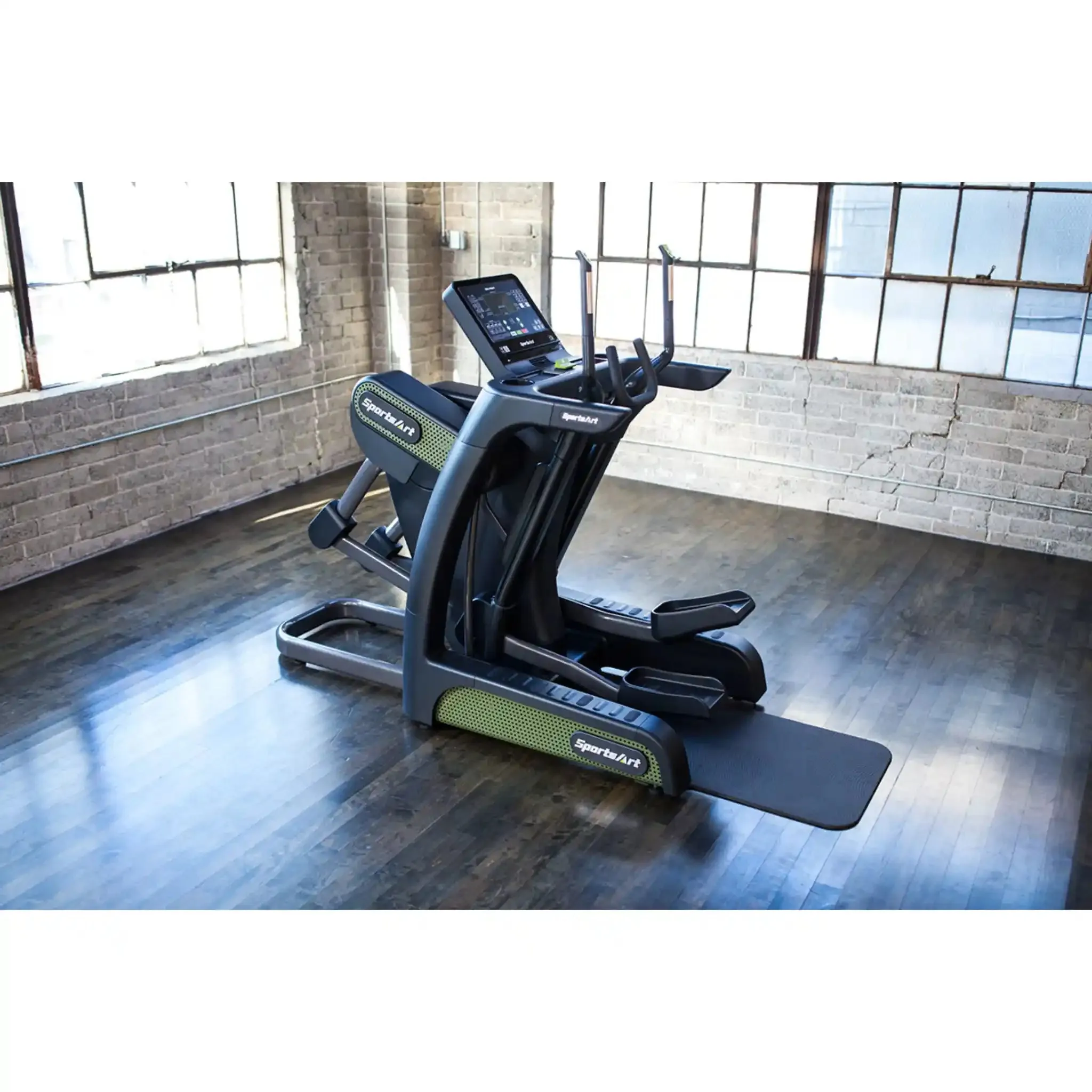 SportsArt G886 Verso Status Eco-Power Cross Trainer